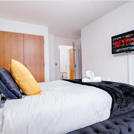 Maevela Apartments - Arcadian Versace Themed Apt ☆ Huge Balcony / Free Parking → Free Netflix -2 Min Walk From Birmingham Hippodrome Theatre, Arcadian, China Town, Sidewalk Club, Gay Village, 5 Mins From New Street Train Station - Birmingham Grand Ce Extérieur photo