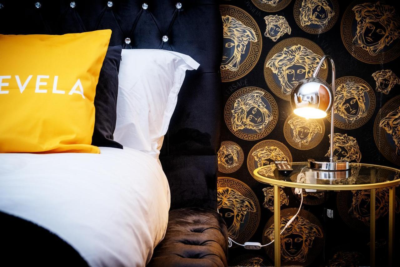 Maevela Apartments - Arcadian Versace Themed Apt ☆ Huge Balcony / Free Parking → Free Netflix -2 Min Walk From Birmingham Hippodrome Theatre, Arcadian, China Town, Sidewalk Club, Gay Village, 5 Mins From New Street Train Station - Birmingham Grand Ce Extérieur photo