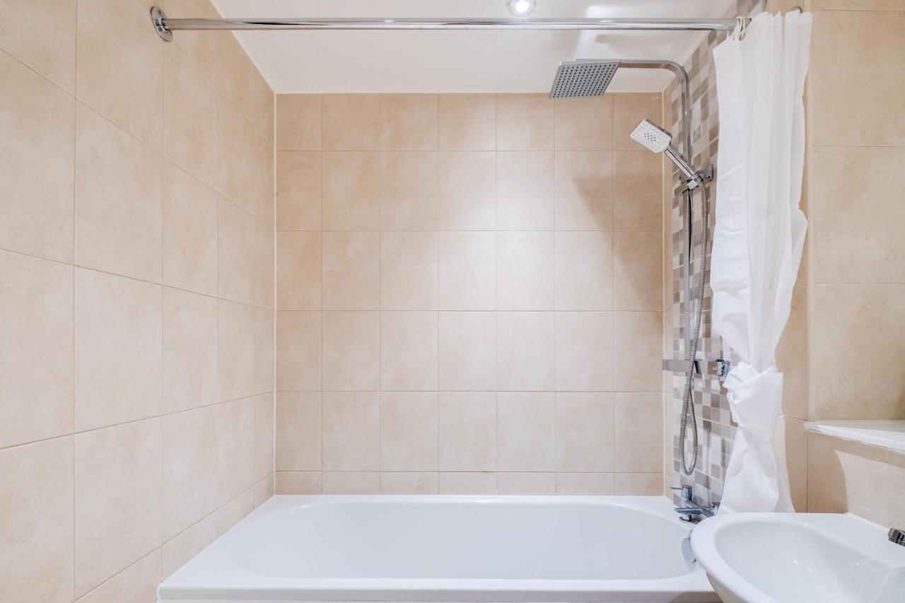 Maevela Apartments - Arcadian Versace Themed Apt ☆ Huge Balcony / Free Parking → Free Netflix -2 Min Walk From Birmingham Hippodrome Theatre, Arcadian, China Town, Sidewalk Club, Gay Village, 5 Mins From New Street Train Station - Birmingham Grand Ce Extérieur photo
