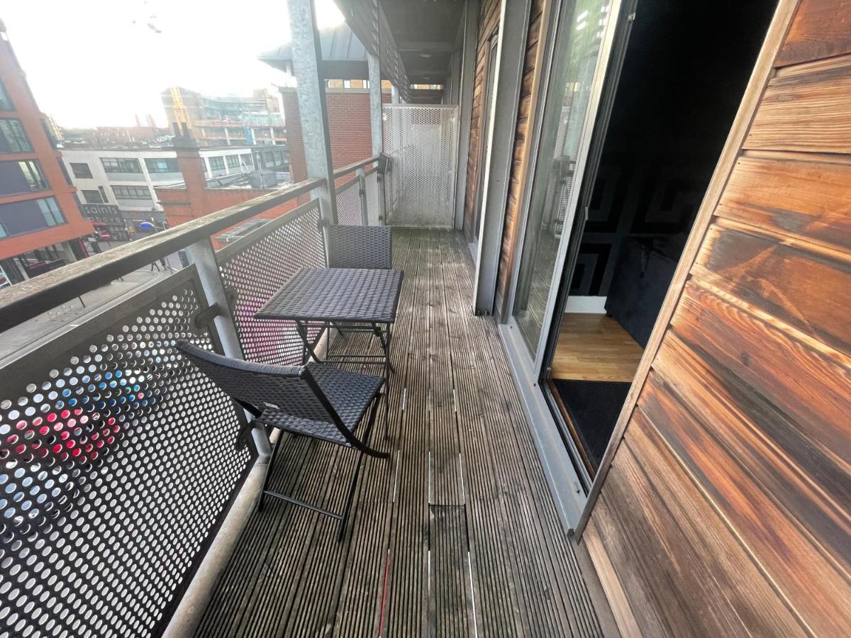 Maevela Apartments - Arcadian Versace Themed Apt ☆ Huge Balcony / Free Parking → Free Netflix -2 Min Walk From Birmingham Hippodrome Theatre, Arcadian, China Town, Sidewalk Club, Gay Village, 5 Mins From New Street Train Station - Birmingham Grand Ce Extérieur photo