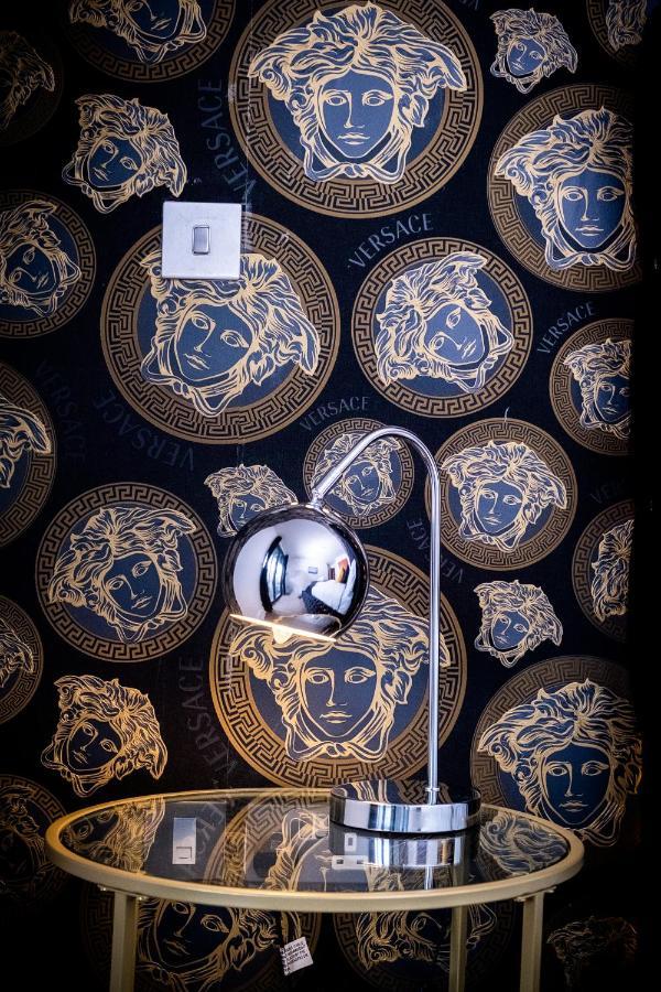 Maevela Apartments - Arcadian Versace Themed Apt ☆ Huge Balcony / Free Parking → Free Netflix -2 Min Walk From Birmingham Hippodrome Theatre, Arcadian, China Town, Sidewalk Club, Gay Village, 5 Mins From New Street Train Station - Birmingham Grand Ce Extérieur photo